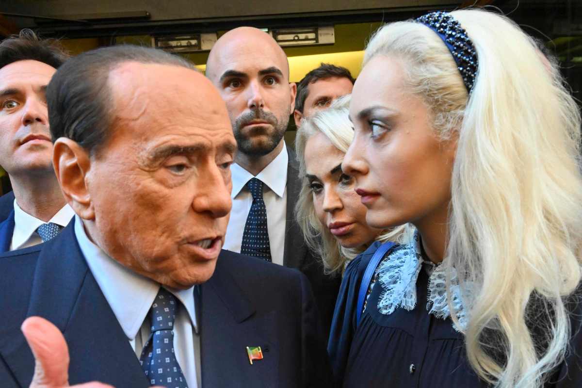 Marta Fascina è sempre stata al fianco di Silvio Berlusconi durante il ricovero al San Raffaele