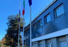 Paura in una scuola ad Abbiategrasso: uno studente accoltella l'insegnante al braccio