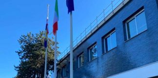Paura in una scuola ad Abbiategrasso: uno studente accoltella l'insegnante al braccio