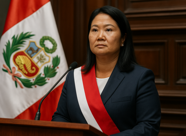 Perù, Keiko Fujimori giura come presidente: il Paese svolta a destra