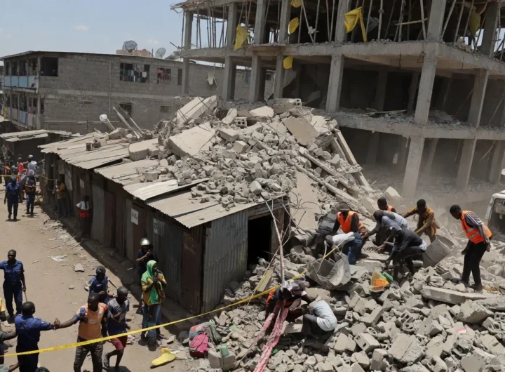 Crollo di edificio a Nairobi: decine di persone intrappolate, operazioni di soccorso complicate